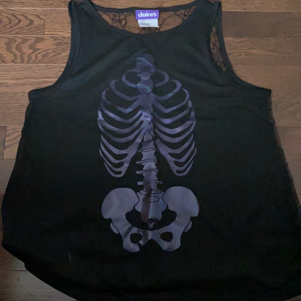 NWOT tank top with skeleton and lace